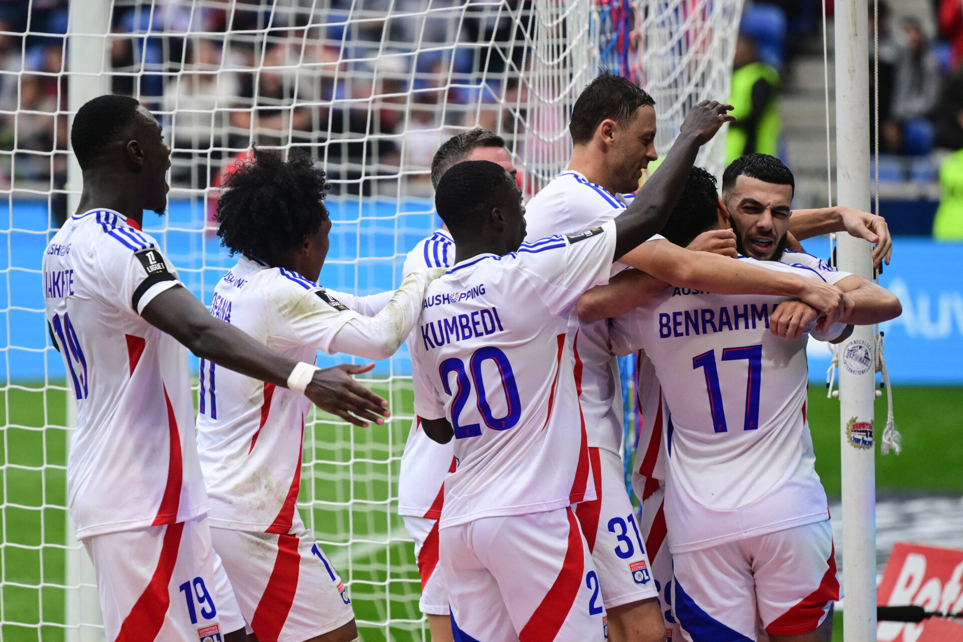 Ol Auxerre Mikautadze N Avait Pas Un Poids