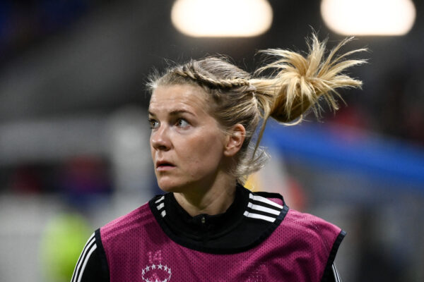 Ada Hegerberg warming up during OL - Chelsea