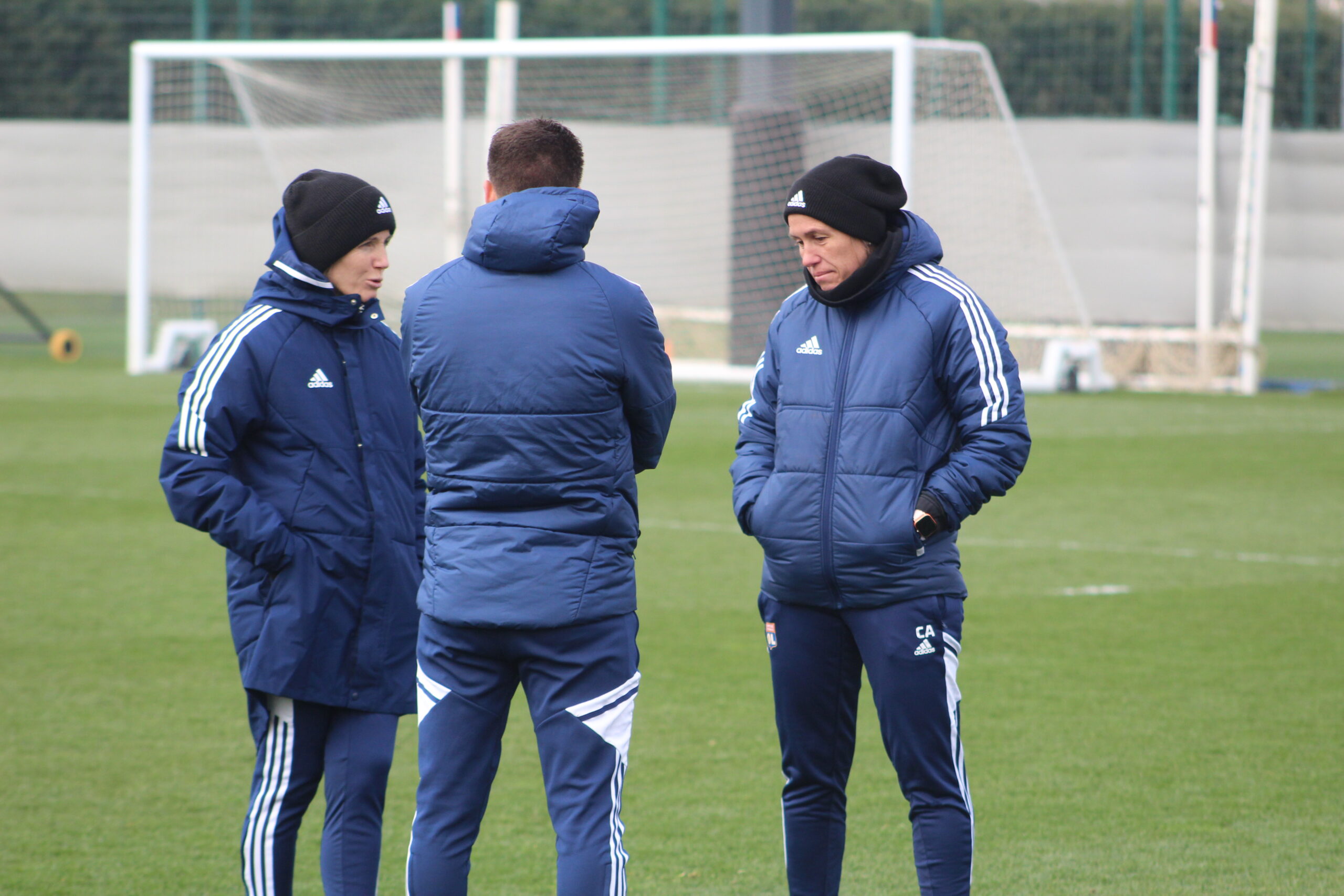 Le staff de l'OL avec Sonia Bompastor et Camille Abily