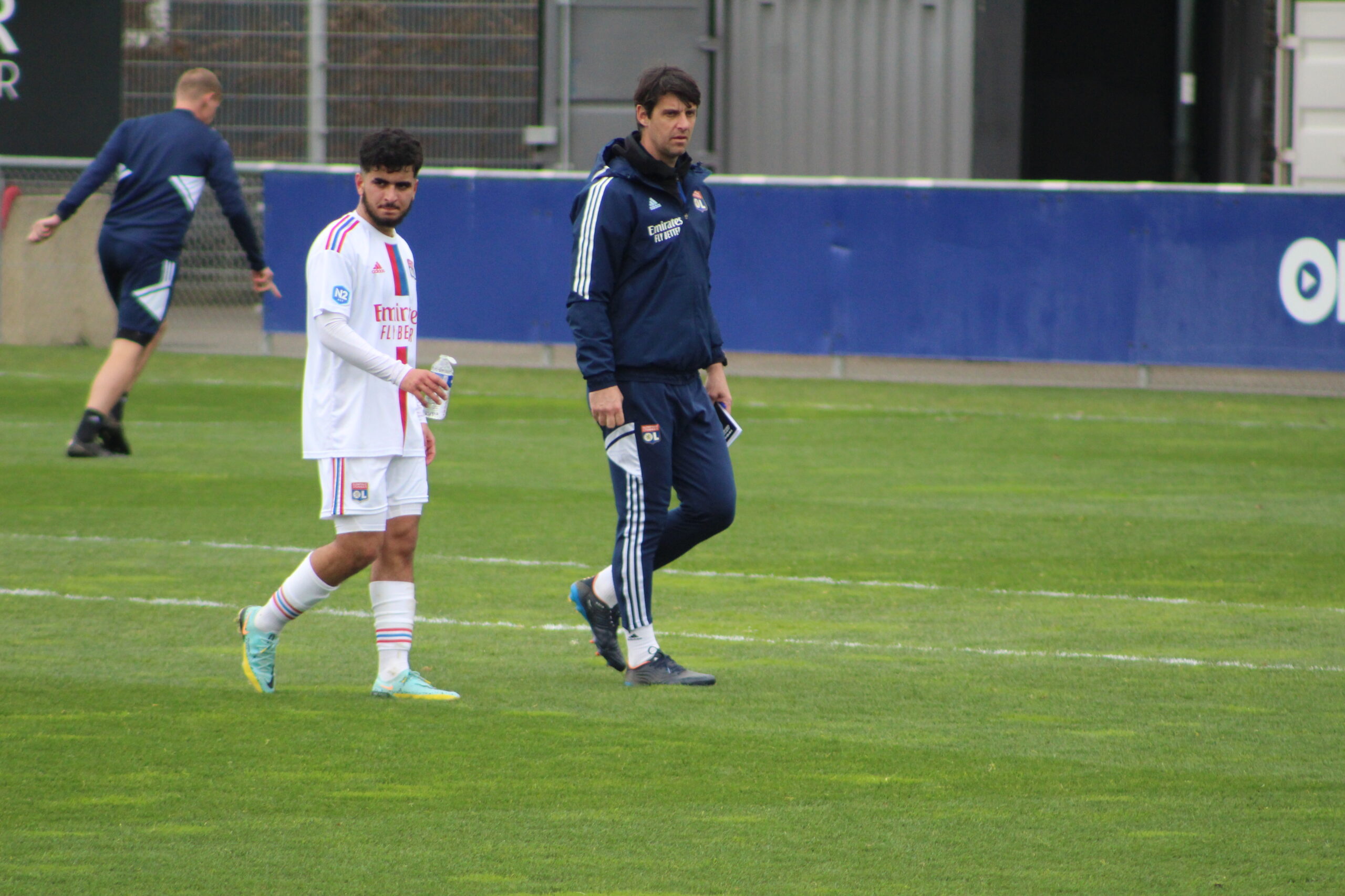 Mohamed El Arouch avec Jérémie Bréchet, adjoint de la réserve de l'OL