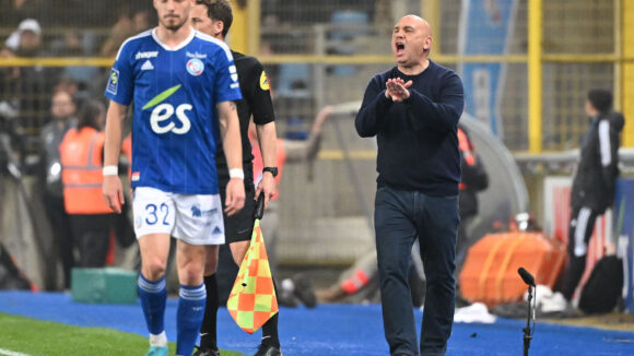 Frédéric Antonetti sur le banc lors de Strasbourg - OL