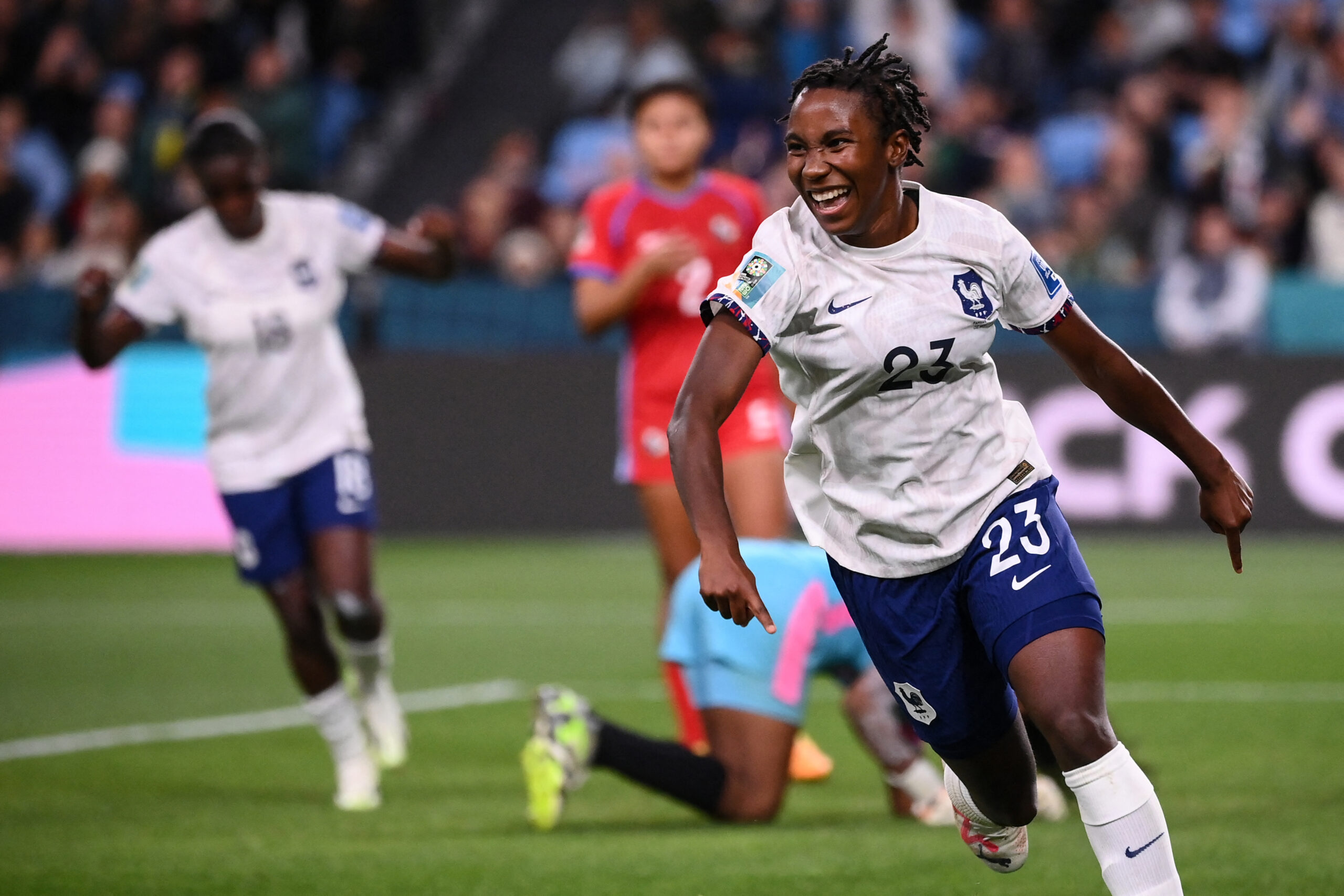 Vicki Becho, buteuse avec les Bleues contre le Panama