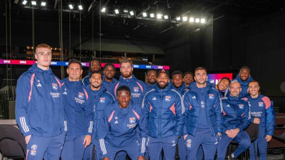 Les joueurs de l'OL en visite à l'Arena