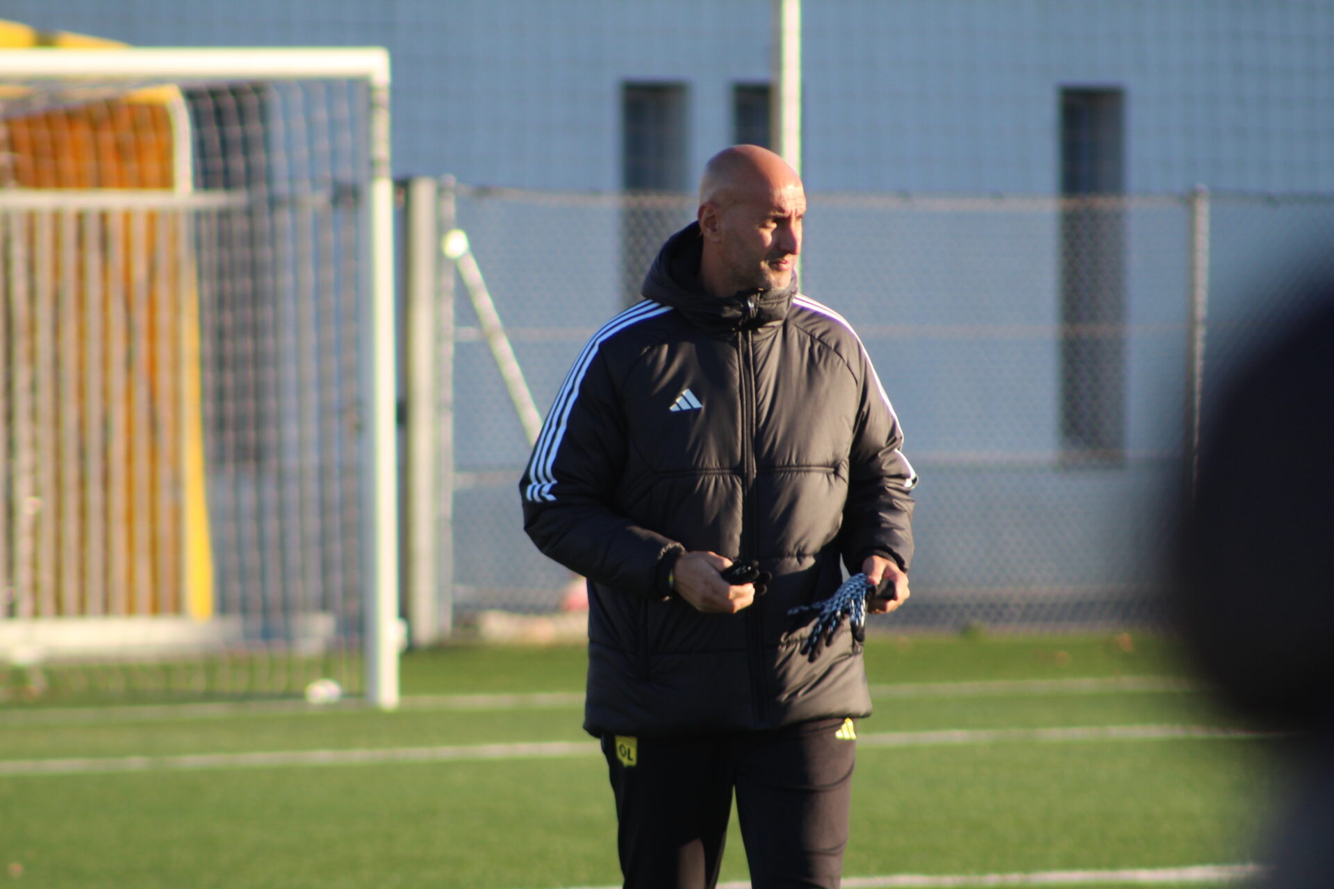 Mohamed Chacha, entraîneur des U17 de l'OL contre Saint-Priest