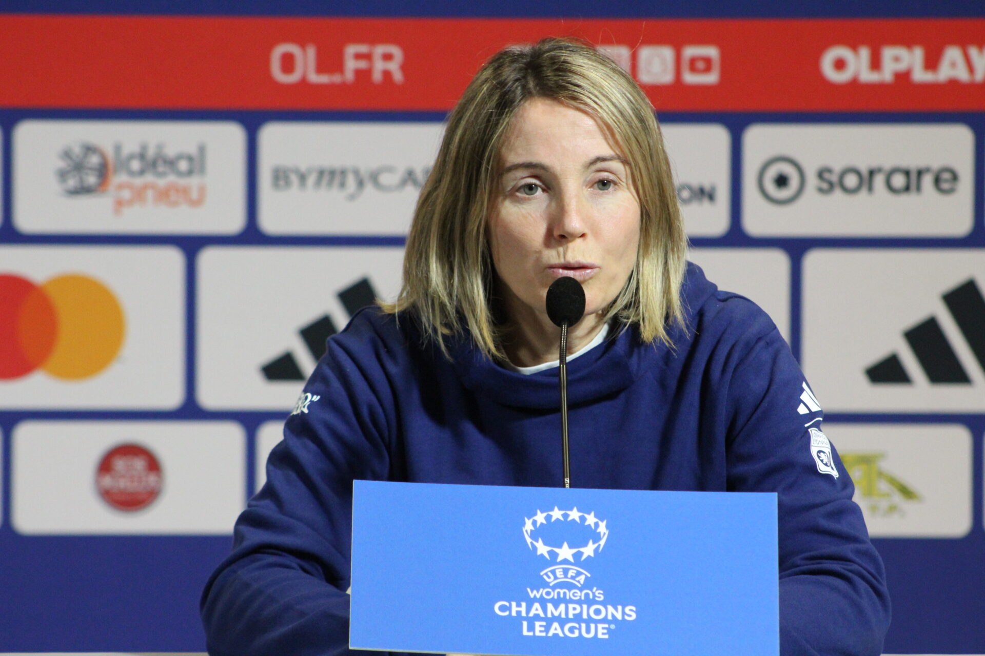 Sonia Bompastor, coach de l'OL, commente les rumeurs de départ pour Chelsea thumbnail