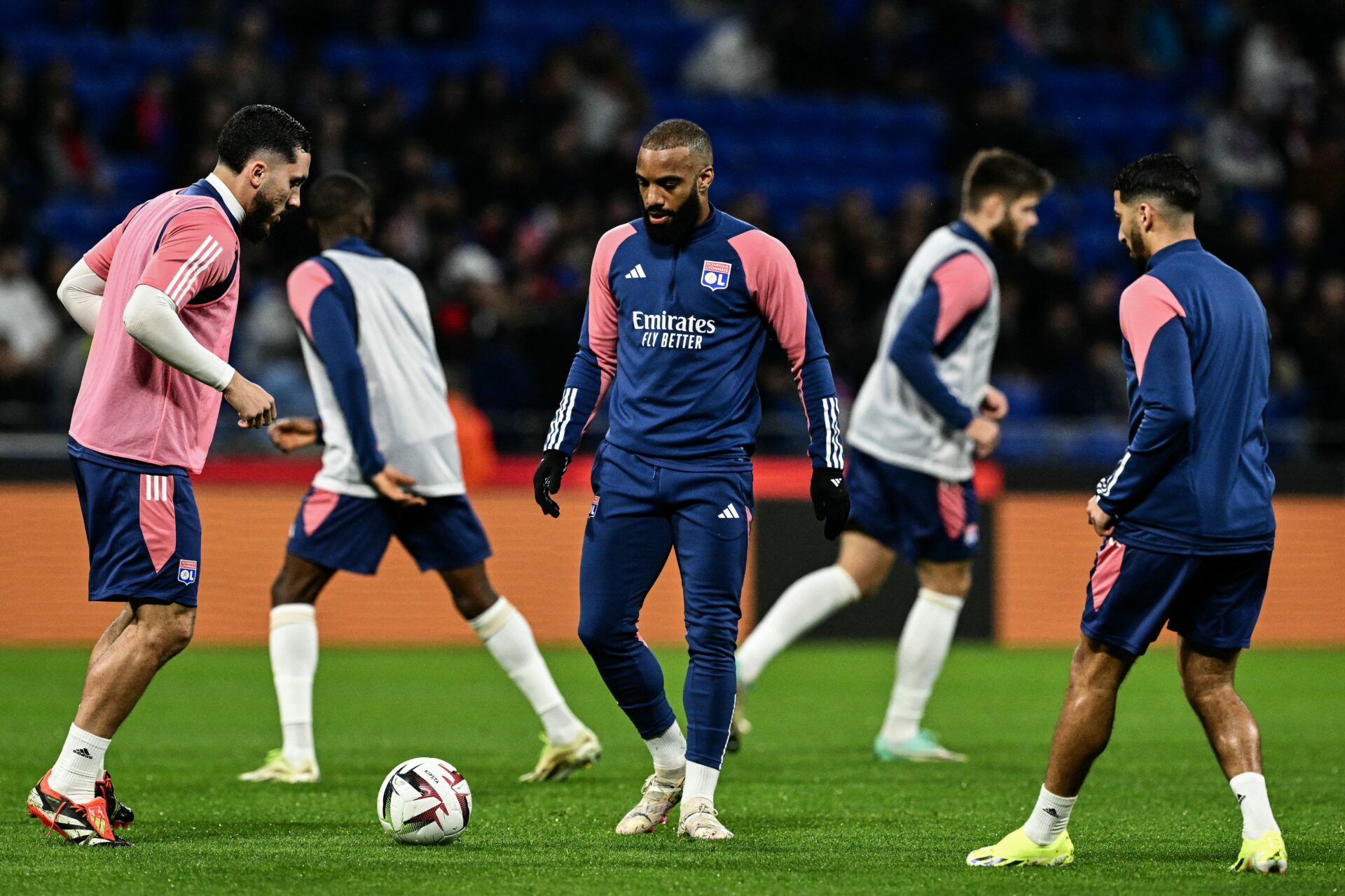 Reprise en douceur pour Corentin Tolisso et Alexandre Lacazette à l'OL avant le choc contre Lens thumbnail