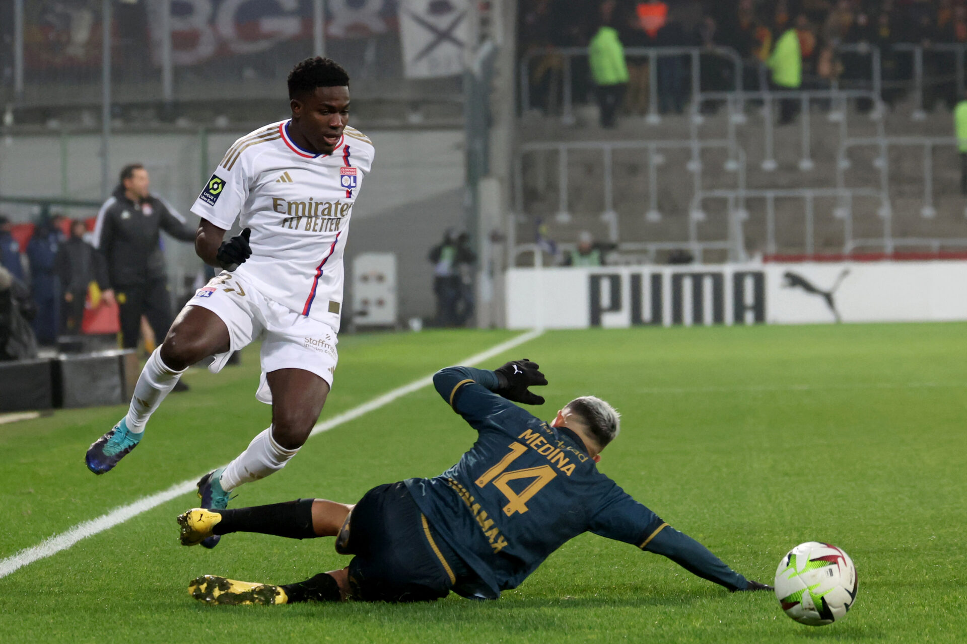 Reims - OL : les Lyonnais en 4-2-3-1, Nuamah titulaire,