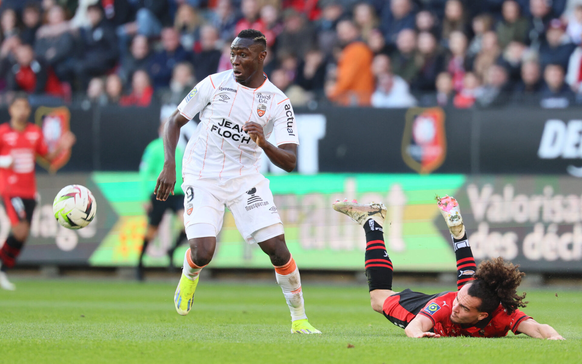 Mohamed Bamba incertain pour affronter l'OL après sa blessure thumbnail