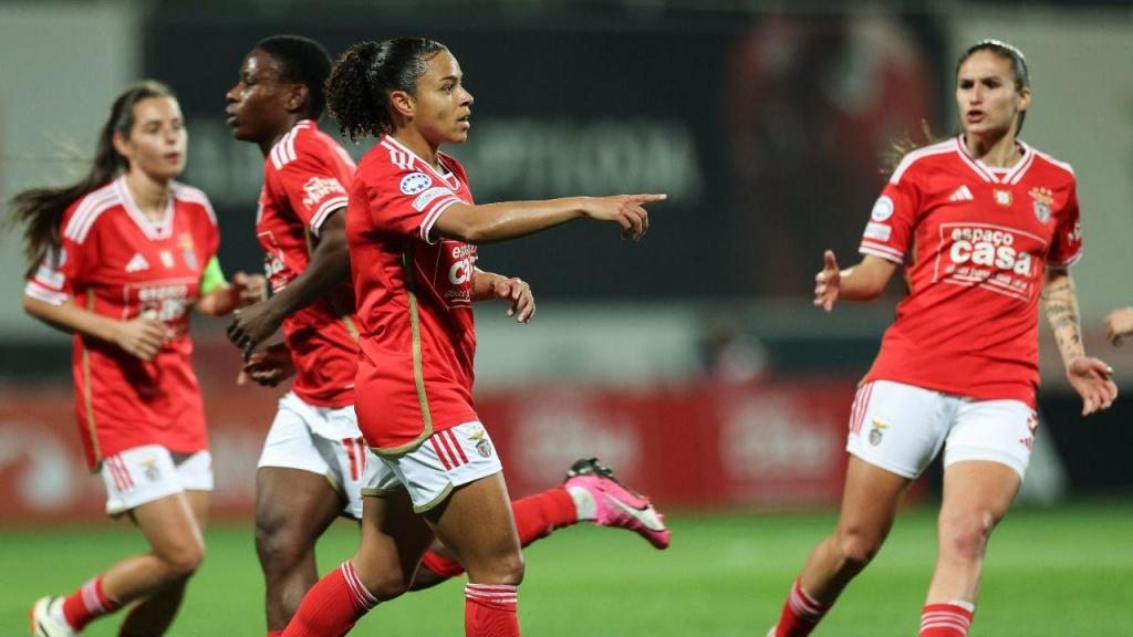 Brèves Actus Foot: Ligue des champions : Benfica dithyrambique envers l’OL thumbnail