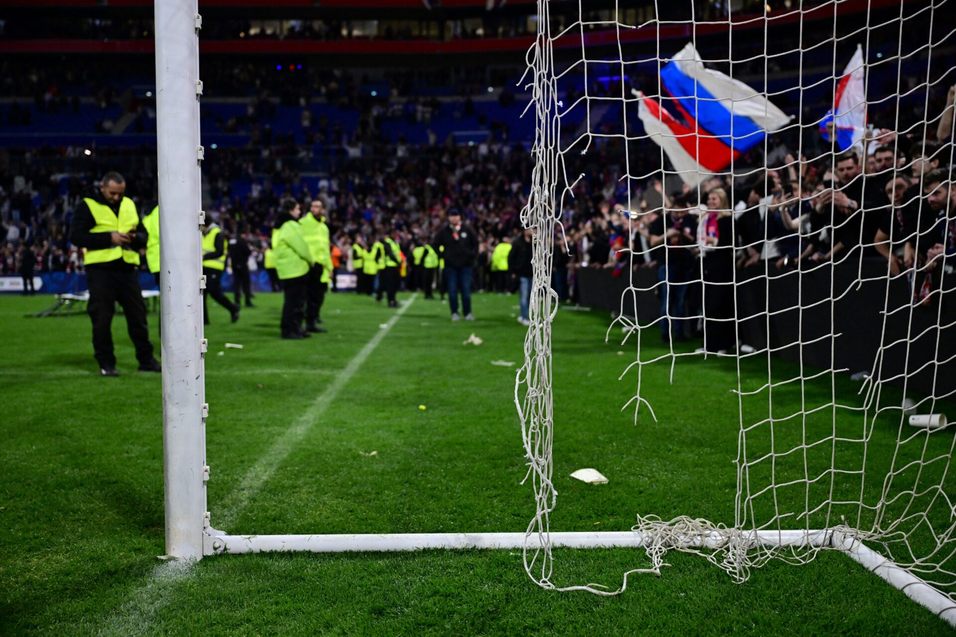 Un adjoint de Valenciennes pris à partie par un stadier contre l’OL thumbnail