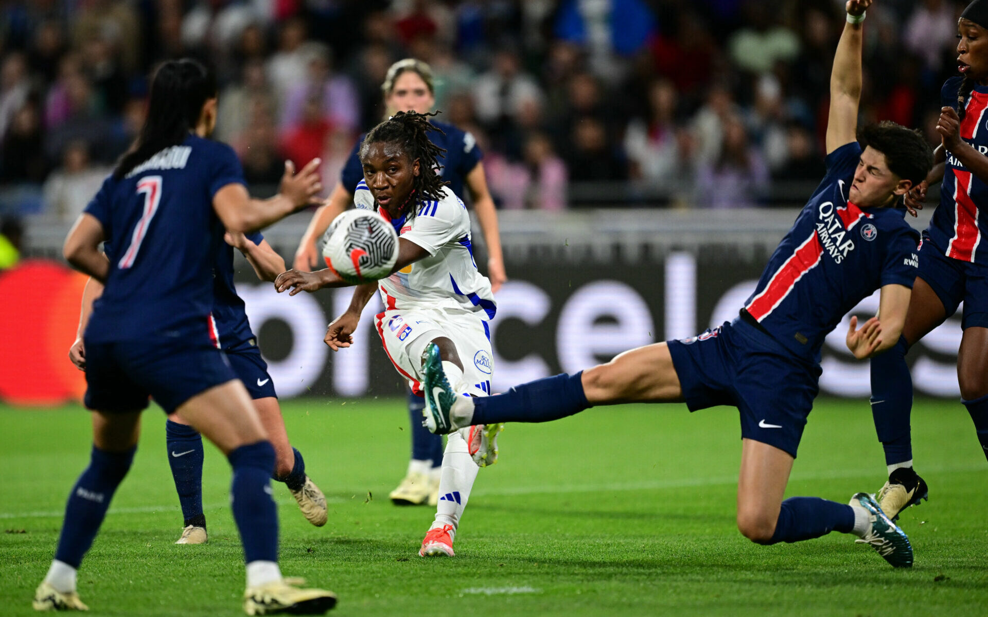 Melchie Dumornay lors d'OL - PSG