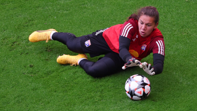 Feerine Belhadj, gardienne de l'OL