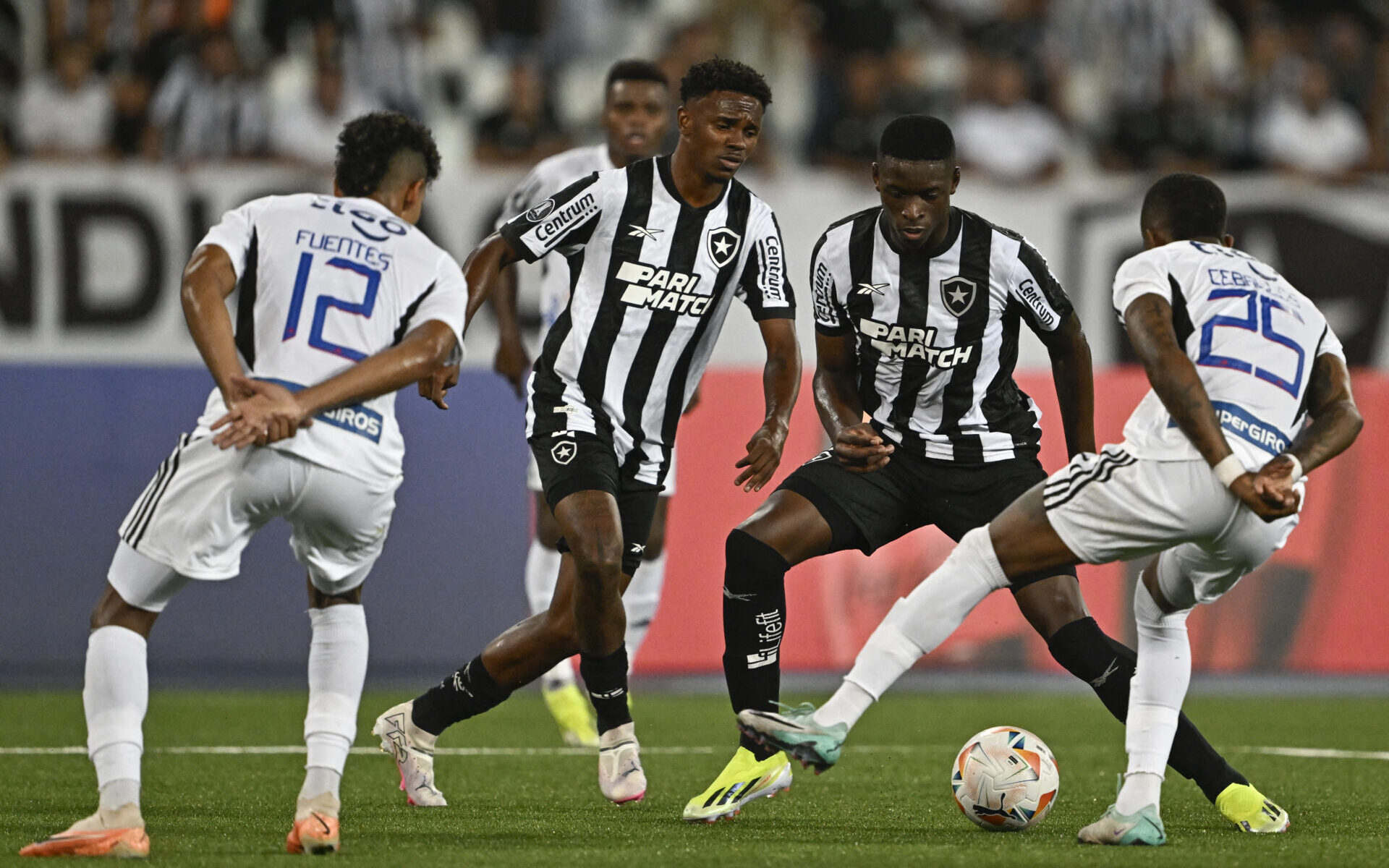 Luiz Henrique et Jeffinho à Botafogo