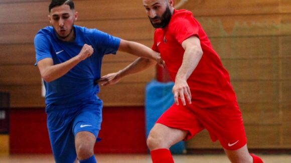 La réserve de l'OL Futsal (en bleu) s'est inclinée contre l'AS Saint-Priest en finale de Coupe du Rhône