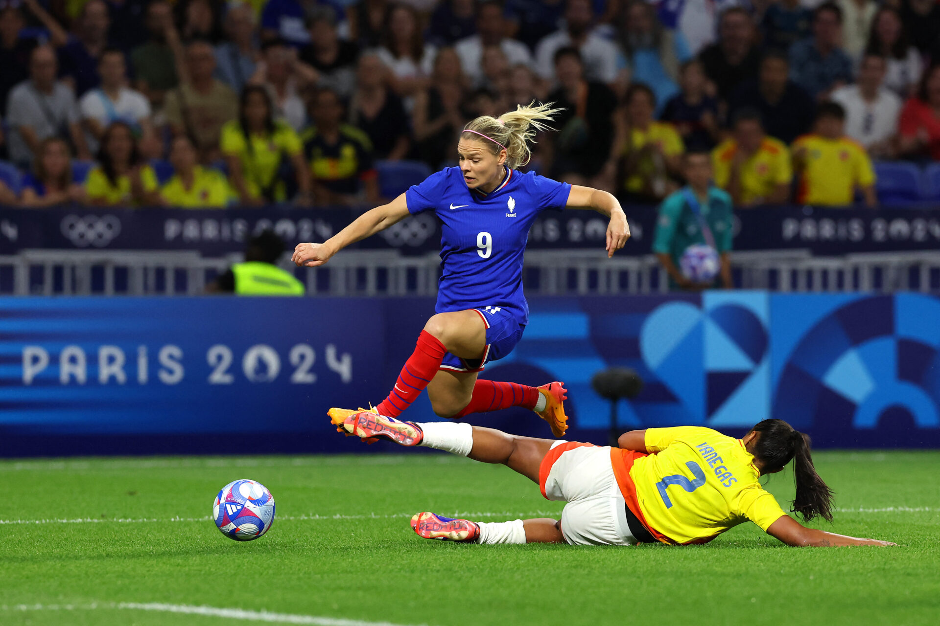 Eugénie Le Sommer lors de France - Colombie aux JO 2024