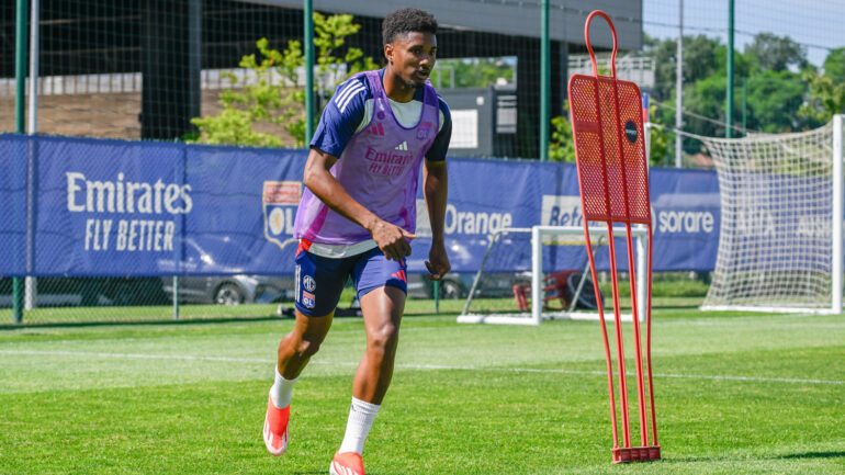 Abner Vinicius, nouveau latéral de l'OL