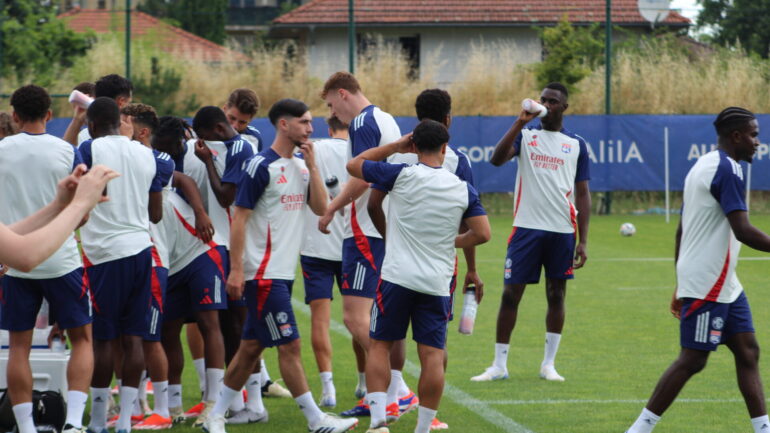 Les joueurs de l'OL à l'entraînement