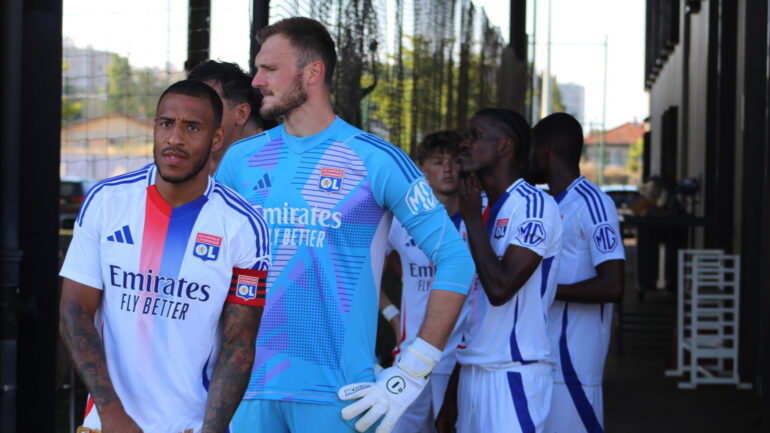 Corentin Tolisso et Lucas Perri avant OL - Chassieu