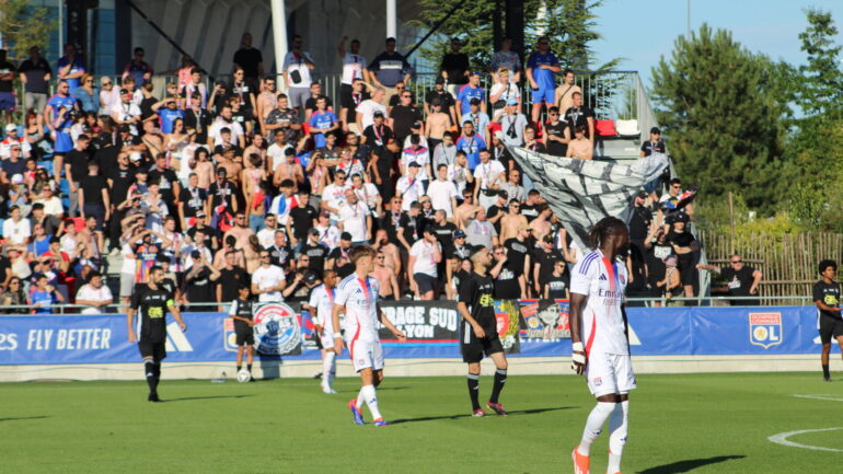 Les supporters de l'OL à l'amical contre Chassieu