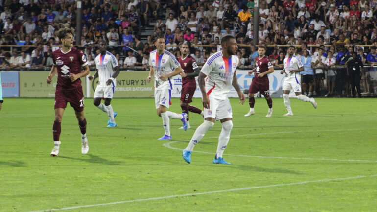 Corentin Tolisso et Nemanja Matic lors d'OL - Torino