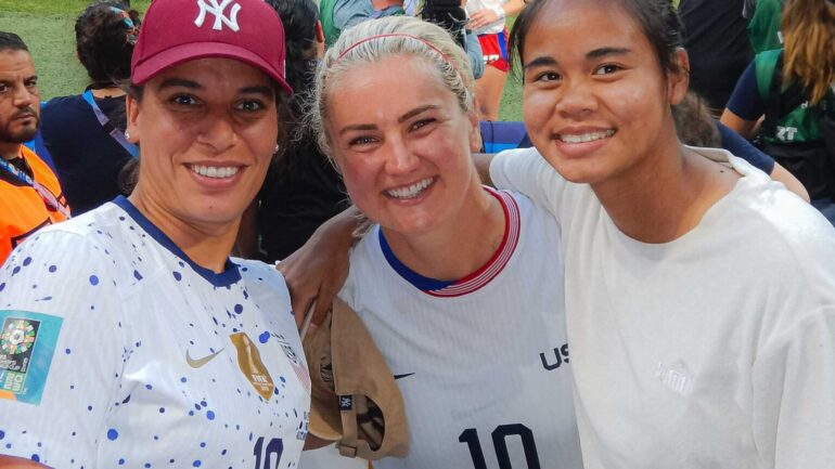 Lindsey Horan entourée d'Amel Majri et Alice Sombath au Parc OL