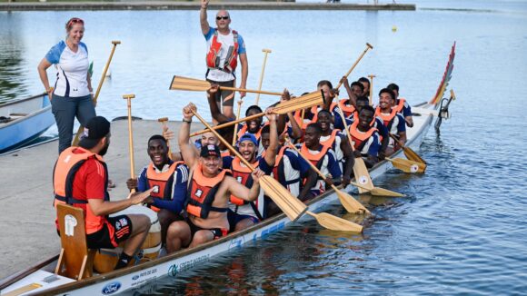 Les joueurs de l'OL se testent au "dragon boat"