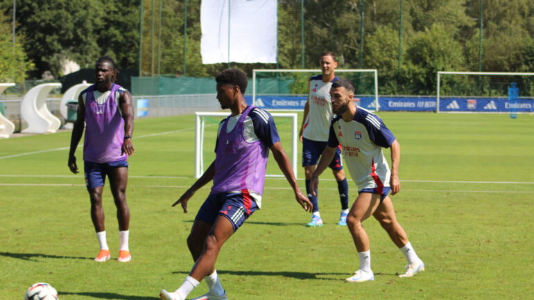 Les joueurs de l'OL à l'entraînement à Divonne-les-Bains