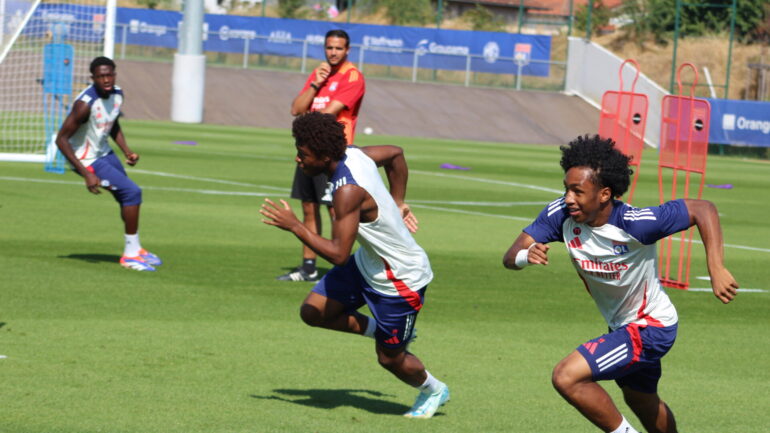 Malick Fofana et Enzo Molebé à l'entraînement de l'OL