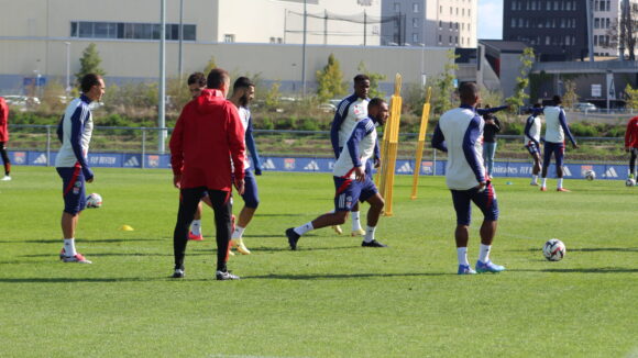 Les joueurs de l'OL à l'entraînement