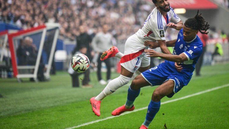 Saïd Benrahma lors d'OL - Auxerre