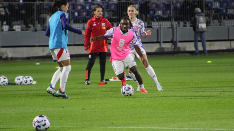 Dumornay à l'échauffement de l'OL