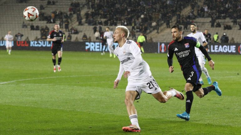 Nicolas Tagliafico lors de Qarabag - OL