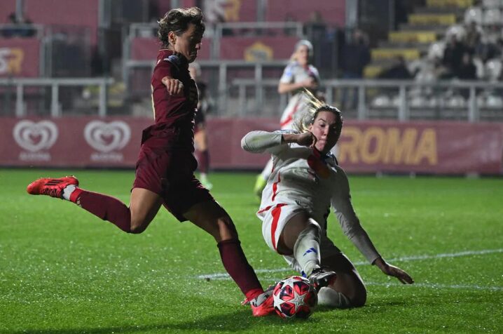 Vanessa Gilles (OL) contre l'AS Roma