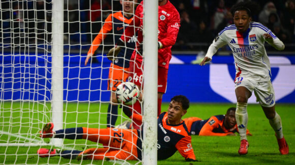 Malick Fofana célébrant le but de l'OL contre Montpellier