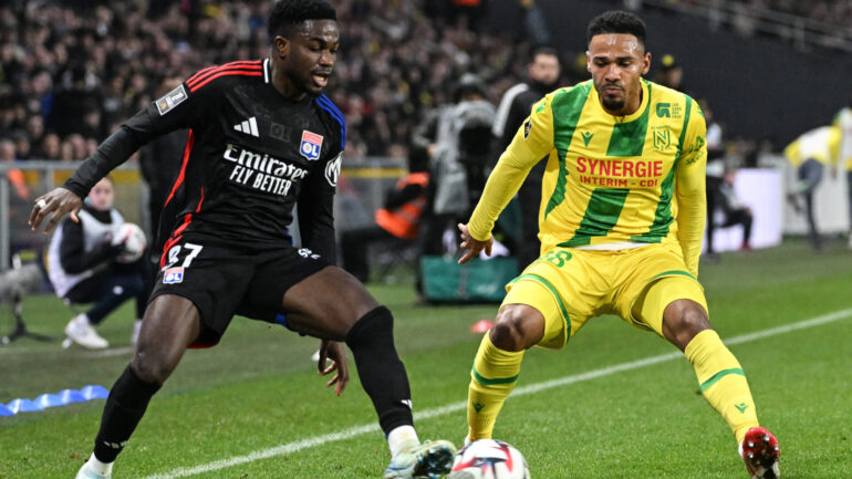 Ernest Nuamah (OL) face au FC Nantes