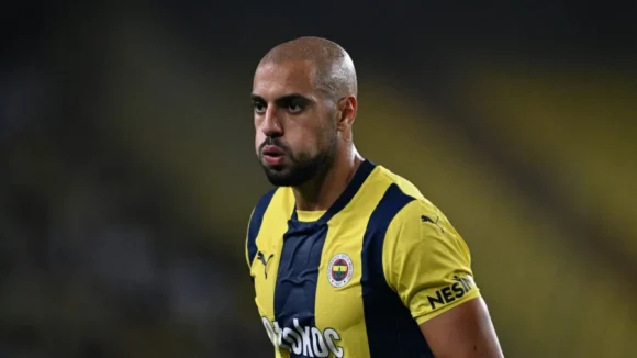 Sofyan Amrabat, milieu de Fenerbahçe