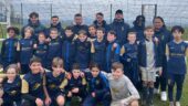 Pierre Sage au milieu des jeunes U13 du FC Saône Franc Lyonnais