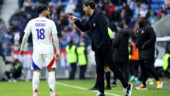 Paulo Fonseca avec Rayan Cherki lors d'OL - Reims