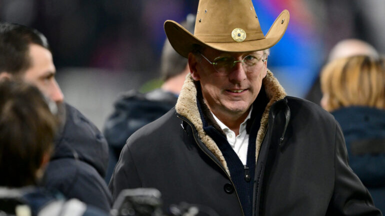 John Textor avec son chapeau de cowboy lors d'OL - PSG